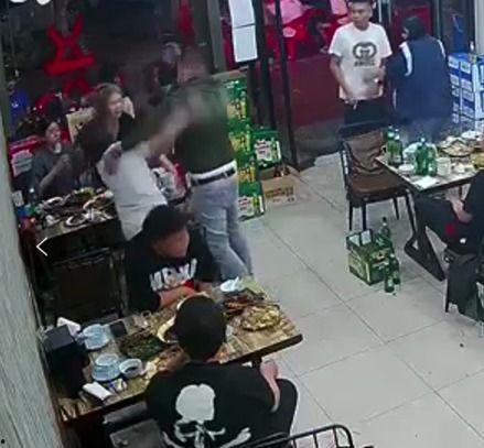 唐山烧烤情侣爆料视频网,揭秘背后惊人真相